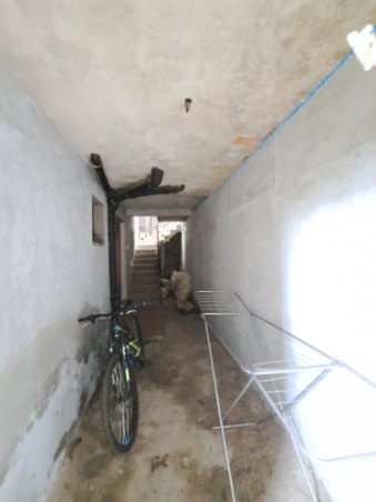 Prodajem uknjiženu kuću 8