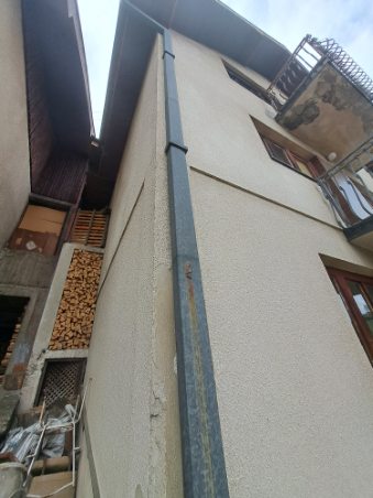 Prodajem uknjiženu kuću 9