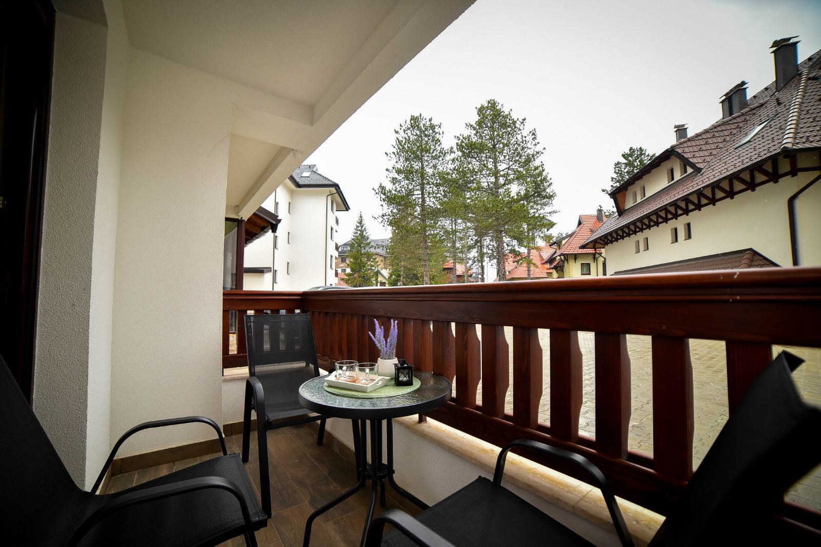 Stanovi na 300m od jezera Zlatibor 5