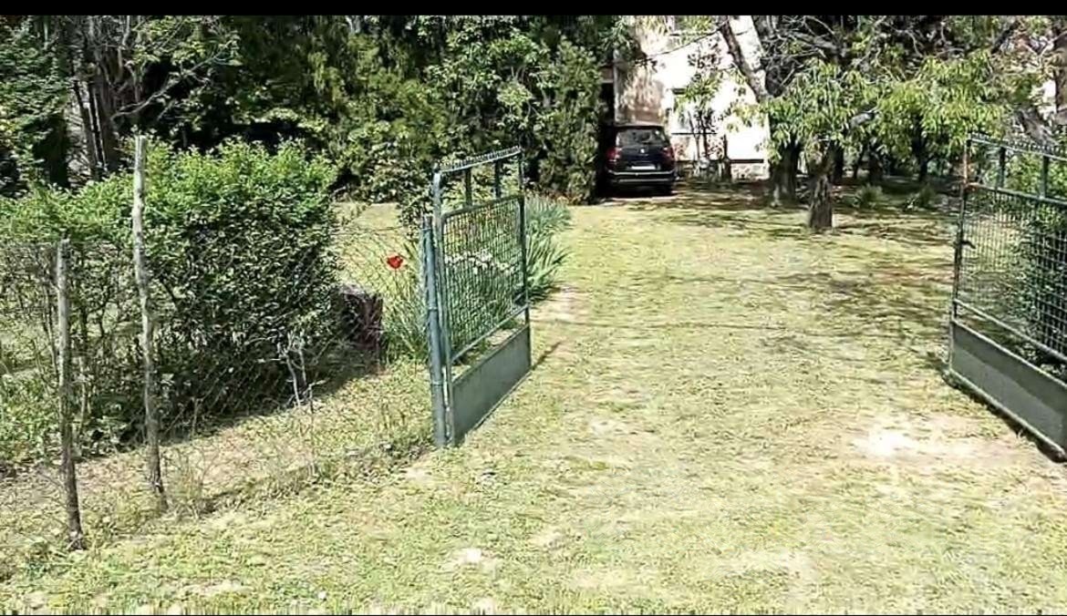 Kuca u vikend naselju Cortanovci 3