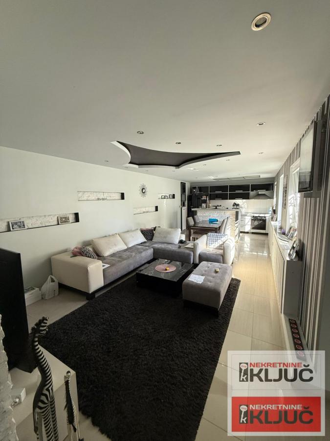 SALAJKA IZDAJE SE KOMPLETNO OPREMLJENA KUĆA SA GARAŽOM 2