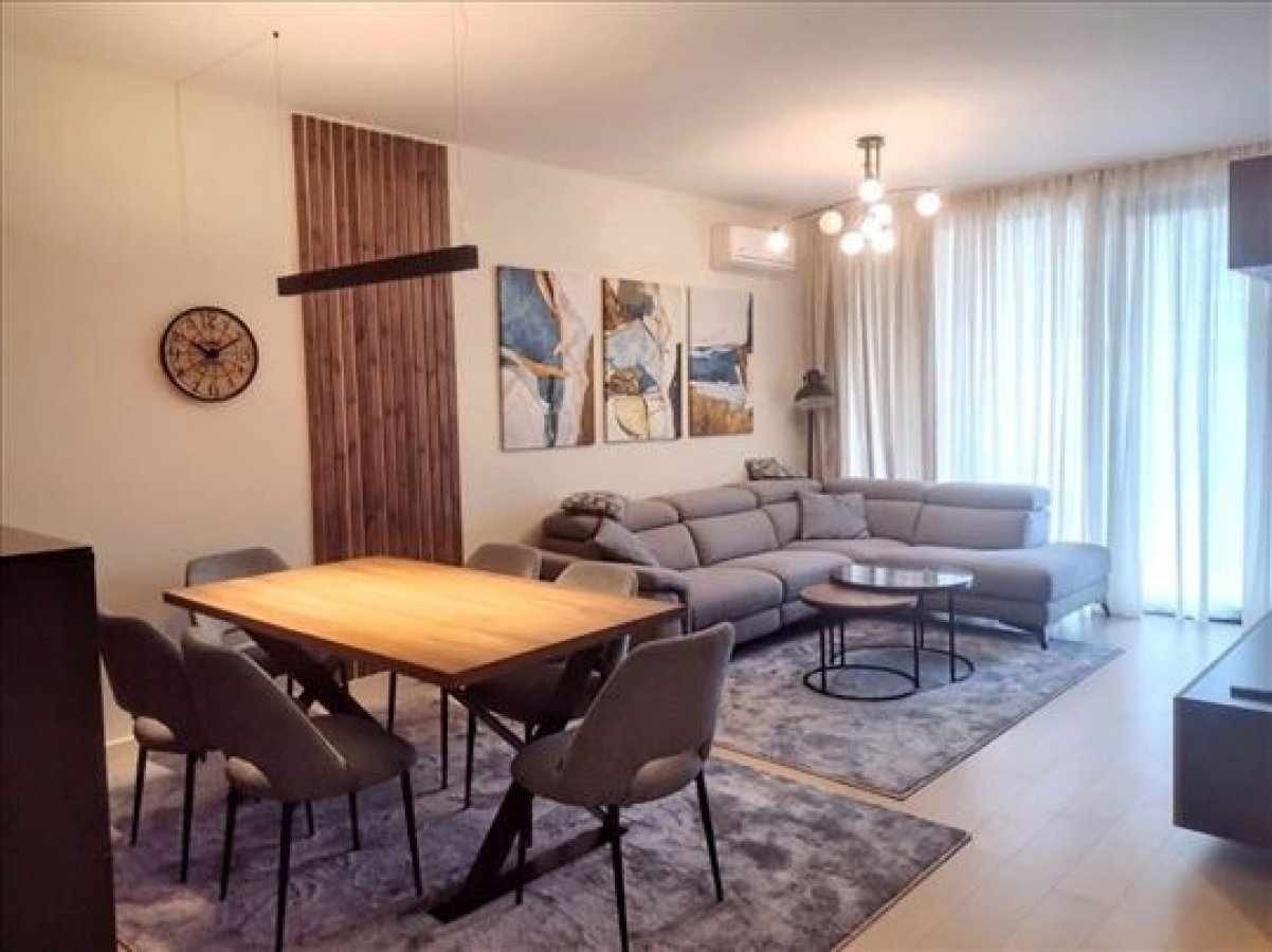 Beograd na vodi  lux  komforan  garaža 1