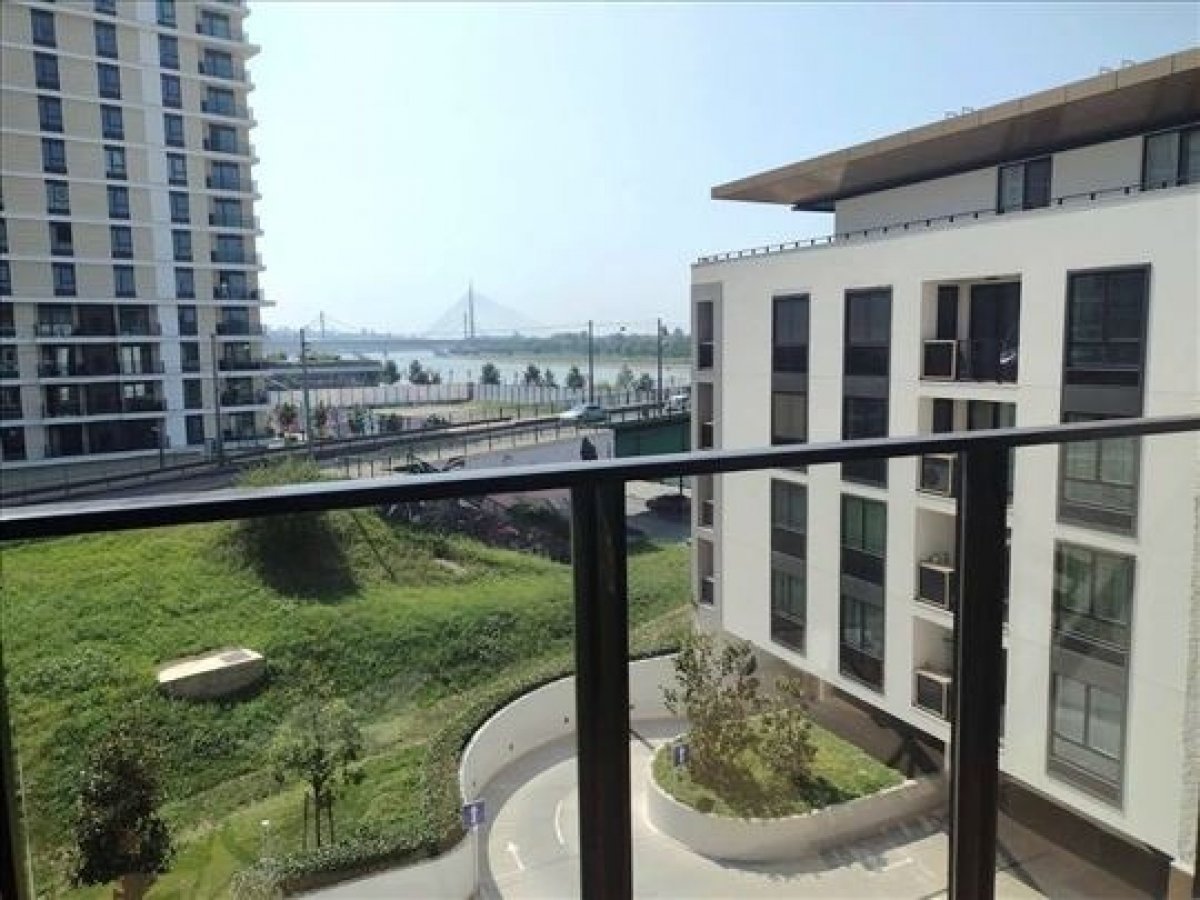 Beograd na vodi  lux  komforan  garaža 2