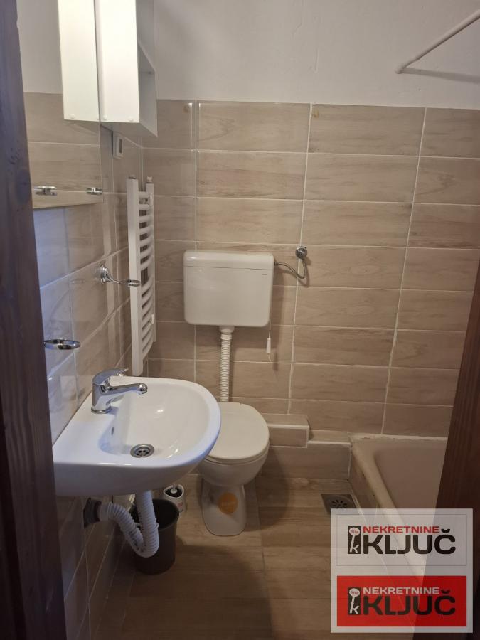 CENTAR IZDAJE SE JEDNOIPOSOBAN DVORIŠNI DUPLEX STAN 12