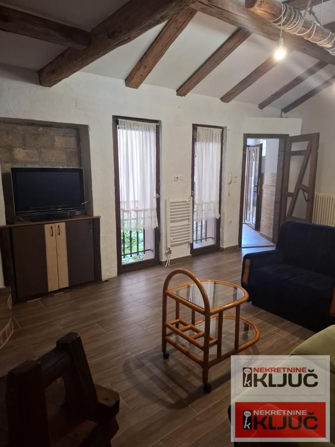 CENTAR IZDAJE SE JEDNOIPOSOBAN DVORIŠNI DUPLEX STAN 2