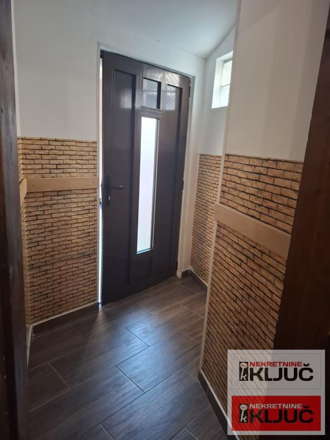 CENTAR IZDAJE SE JEDNOIPOSOBAN DVORIŠNI DUPLEX STAN 8