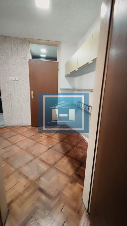 Kompletno namešten stan u užem centru grada 12