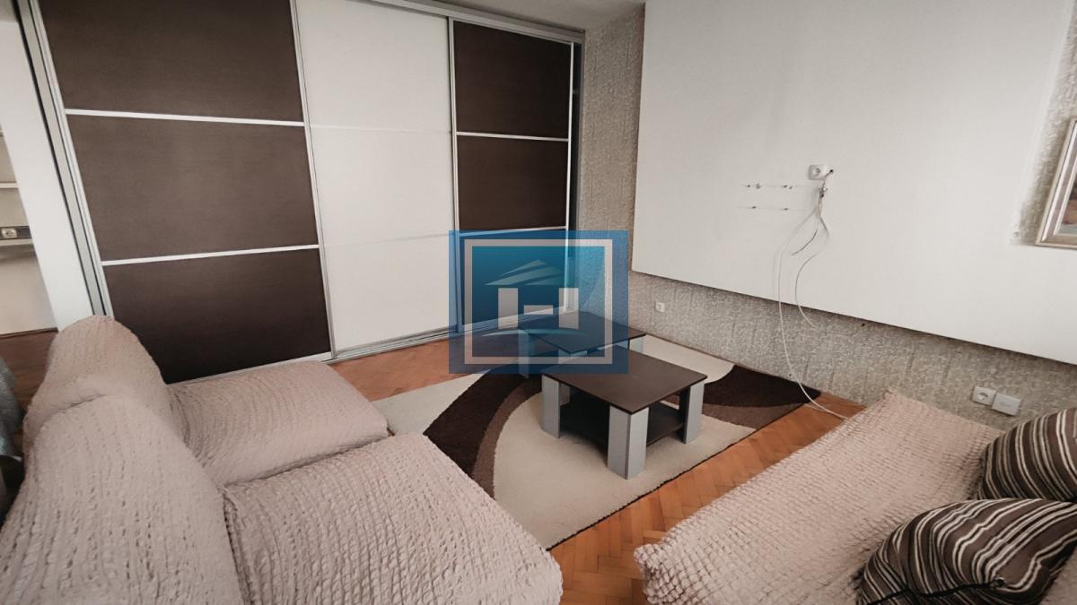 Kompletno namešten stan u užem centru grada 4