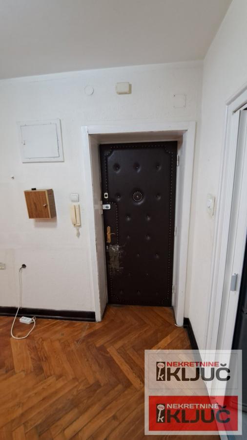 SPENS,76  m2,TROSOBAN,700 e 11