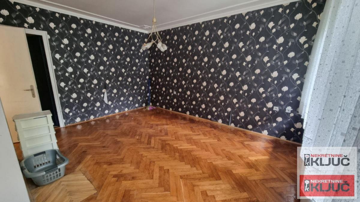 SPENS,76  m2,TROSOBAN,700 e 2