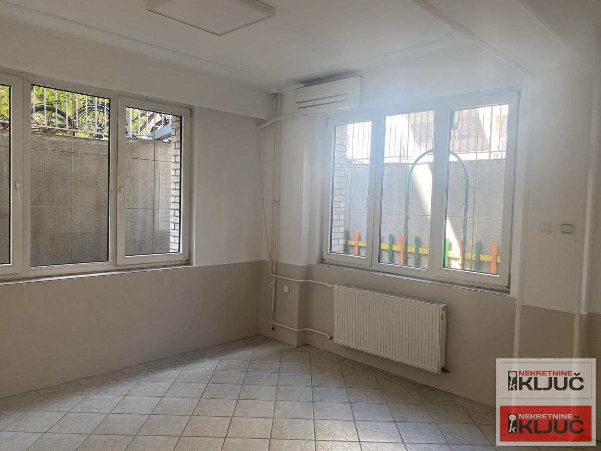 GRBAVICA-USELJIV,DOBAR, POSLOVNI PROSTOR 11