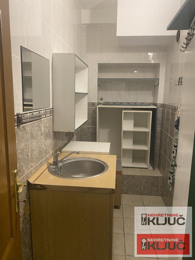 GRBAVICA-USELJIV,DOBAR, POSLOVNI PROSTOR 9