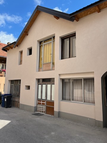 Prodajem uknjiženu kuću 14