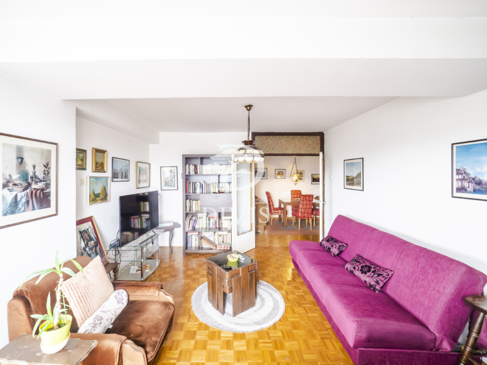 Prodaja trosobnog stana u Bulevaru despota Stefana  87m2 1