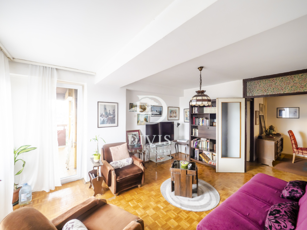 Prodaja trosobnog stana u Bulevaru despota Stefana  87m2 3