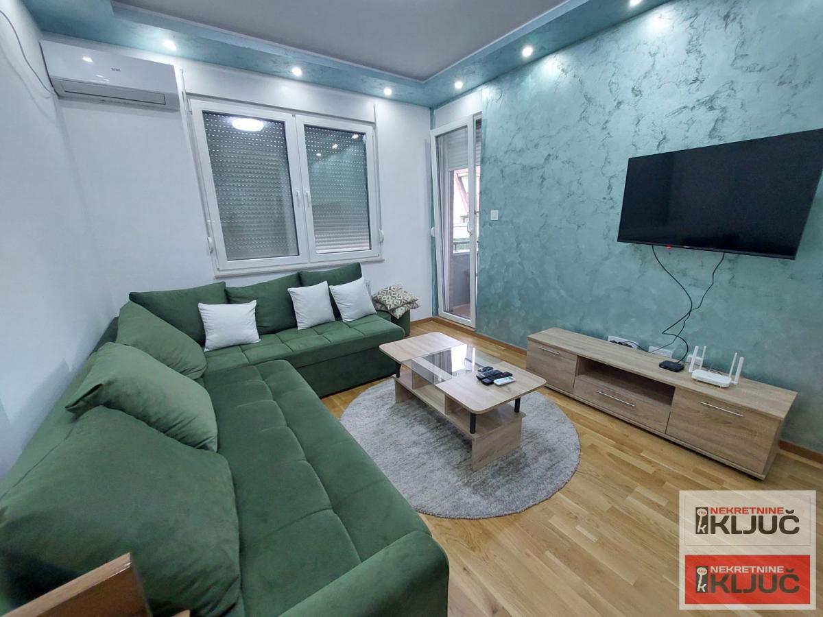 AVIJATIČARSKO NASELJE IZDAJE JEDNOIPOSOBAN MODERNO OPREMLJEN STAN SA GARAŽNIM MESTOM 2