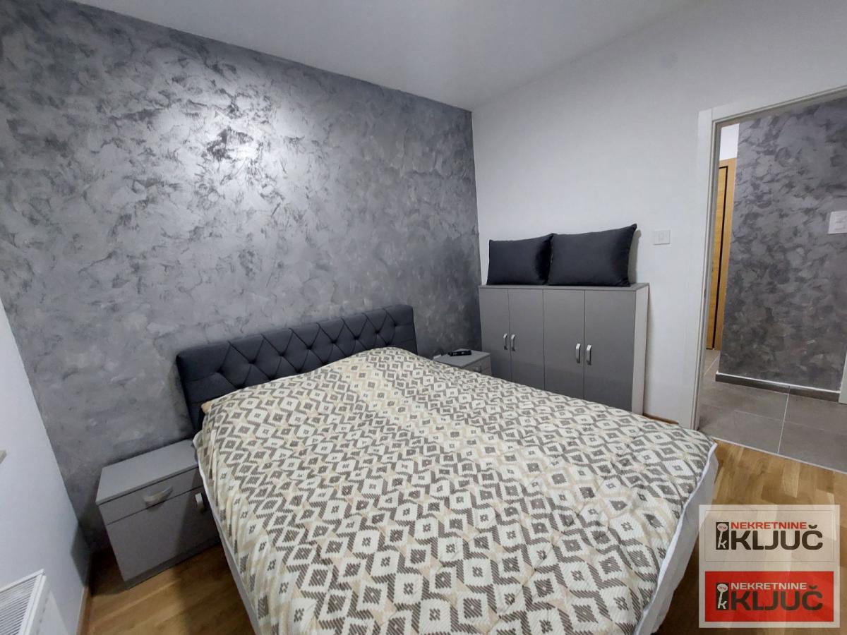 AVIJATIČARSKO NASELJE IZDAJE JEDNOIPOSOBAN MODERNO OPREMLJEN STAN SA GARAŽNIM MESTOM 6