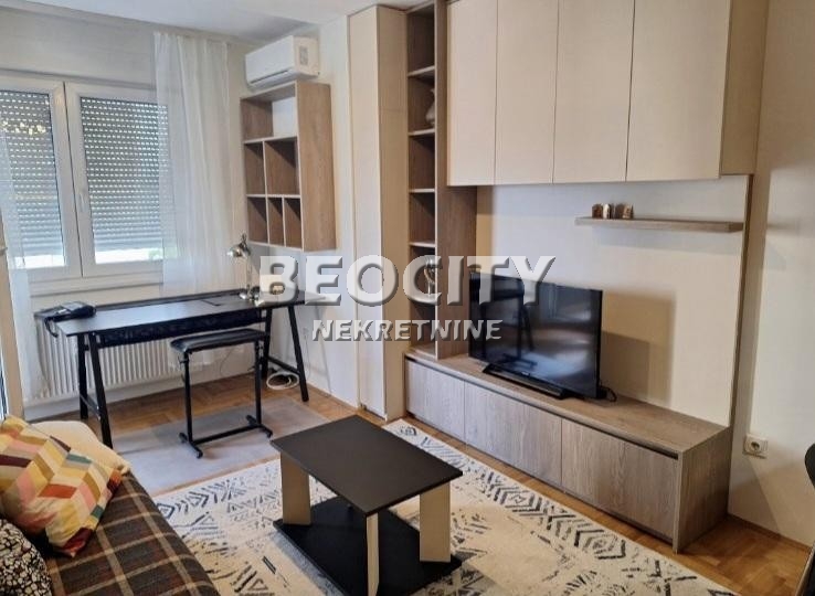 Dvosoban stan, 43 m2, Liman 4, Bulevar Cara Lazara ID: 101990 3