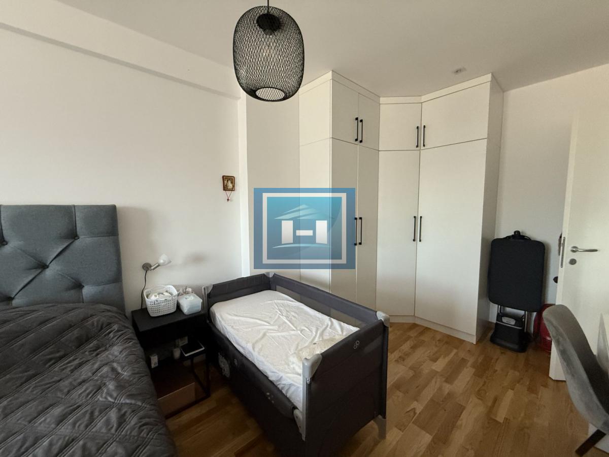 Na prodaju – Porodični stan u luksuznom kompleksu 16