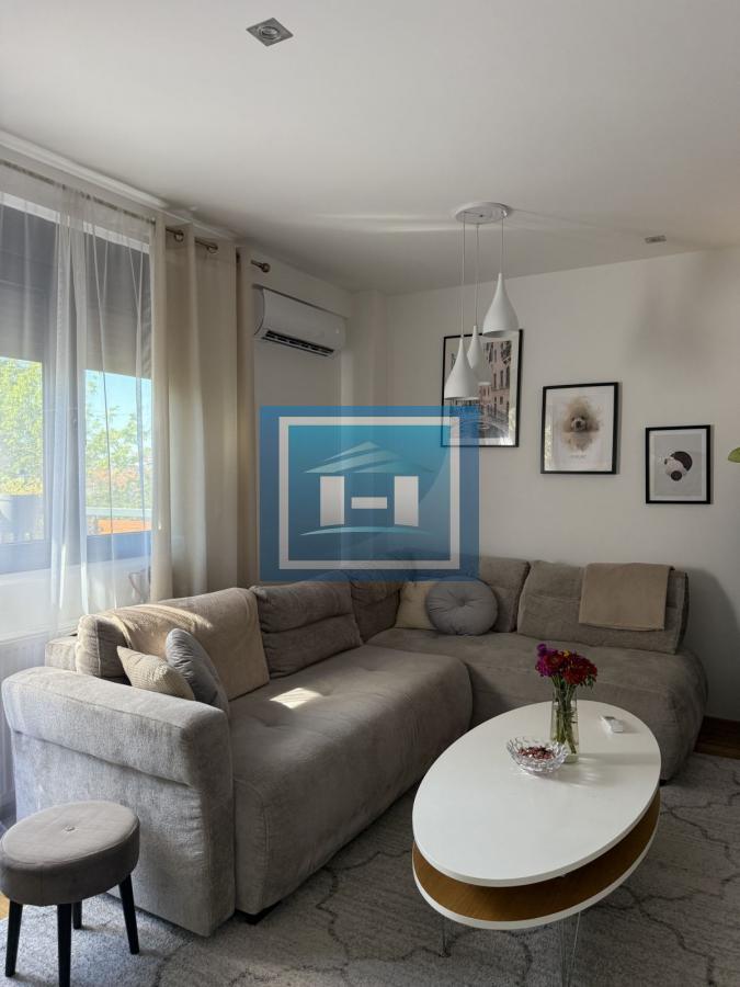 Na prodaju – Porodični stan u luksuznom kompleksu 3