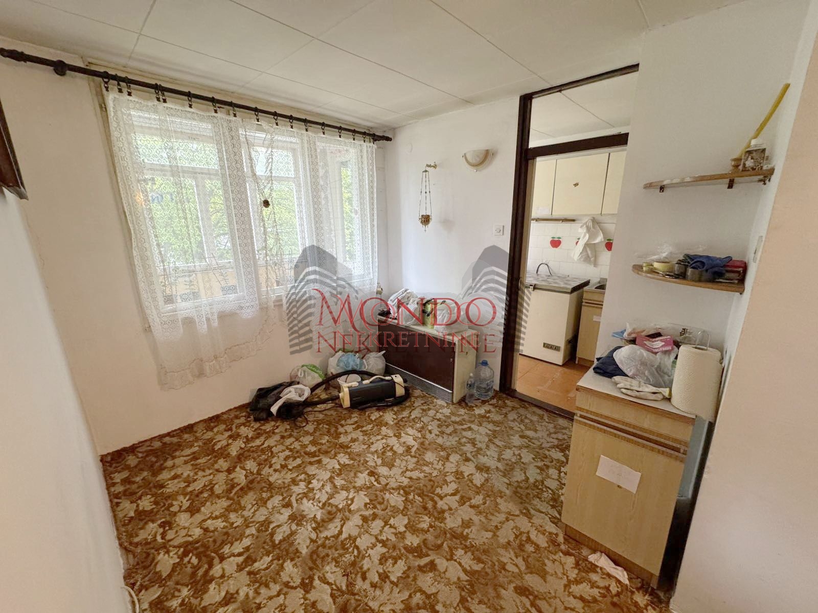 Dvosoban stan u Knjazevackoj ulici preko puta os Mika Antic 5