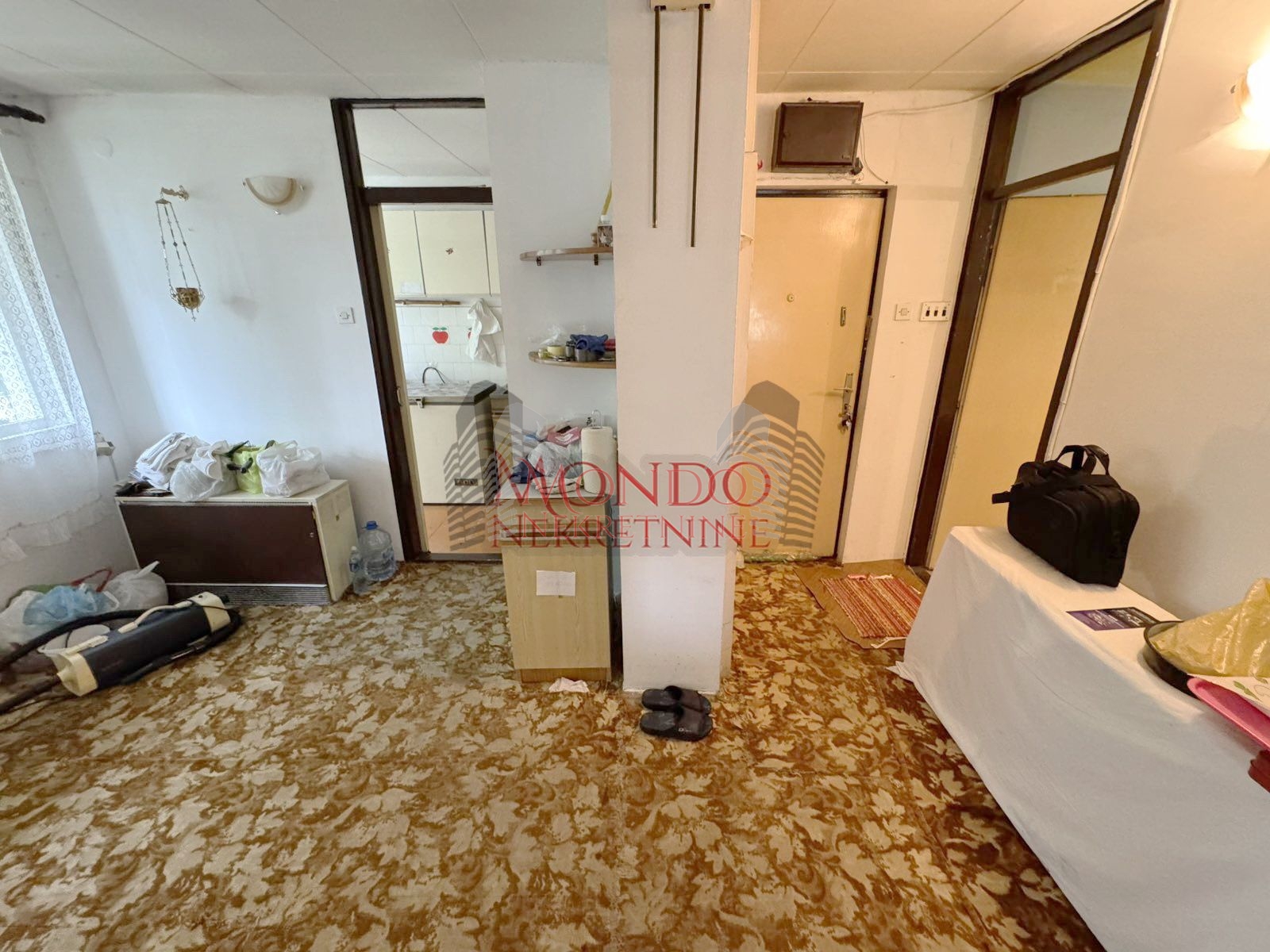 Dvosoban stan u Knjazevackoj ulici preko puta os Mika Antic 4