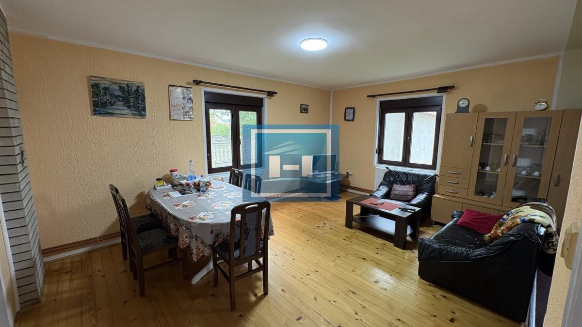 NA PRODAJU – SEOSKA KUĆA NA SAMO 12 KM OD GRADA! 13