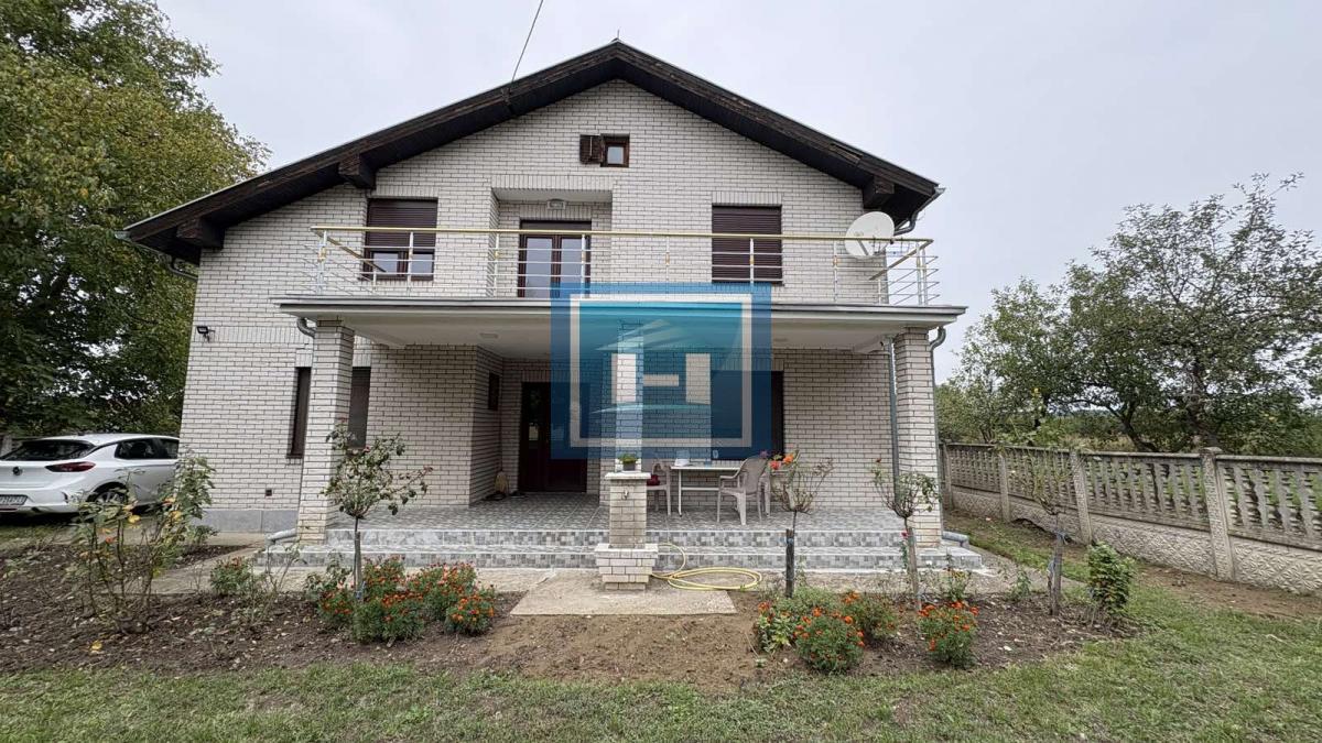 NA PRODAJU – SEOSKA KUĆA NA SAMO 12 KM OD GRADA! 2