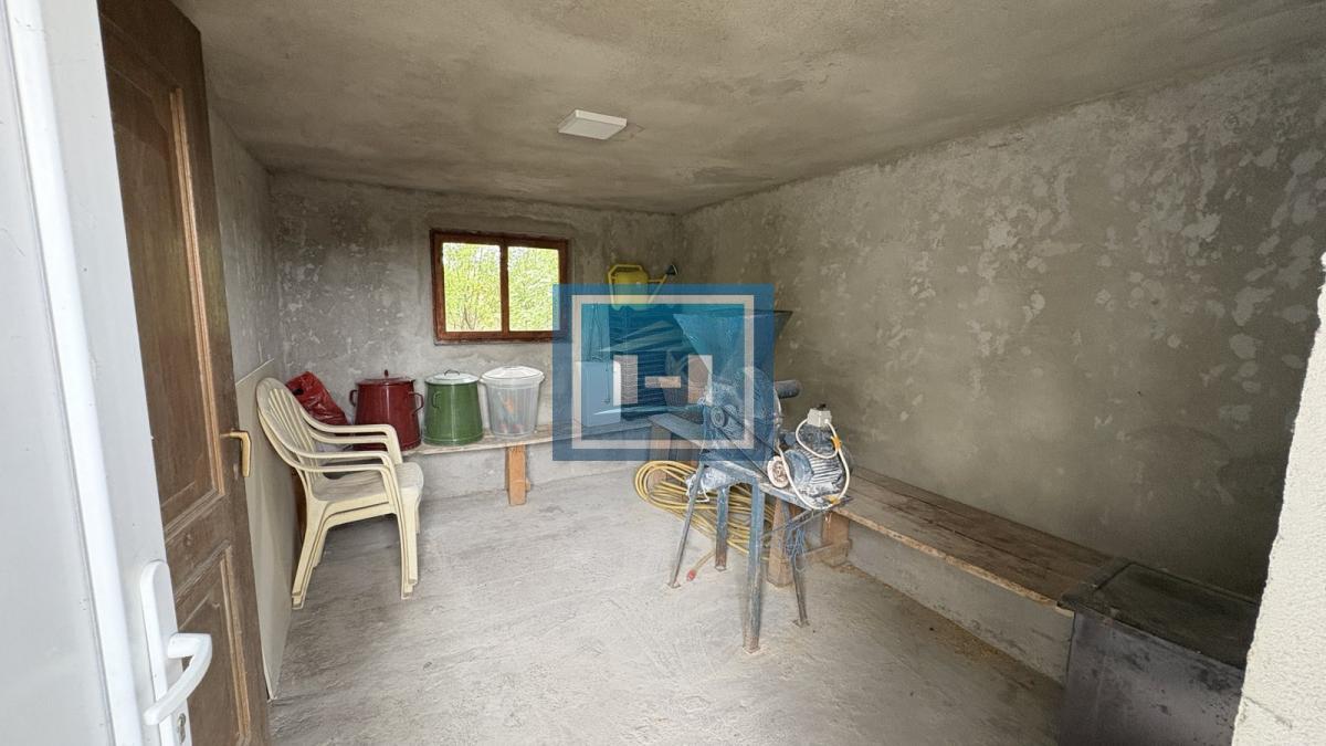 NA PRODAJU – SEOSKA KUĆA NA SAMO 12 KM OD GRADA! 34