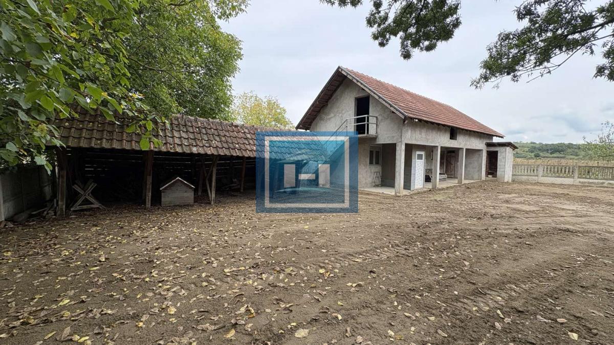 NA PRODAJU – SEOSKA KUĆA NA SAMO 12 KM OD GRADA! 37