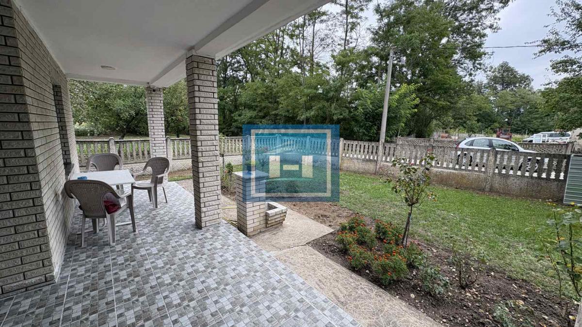 NA PRODAJU – SEOSKA KUĆA NA SAMO 12 KM OD GRADA! 4