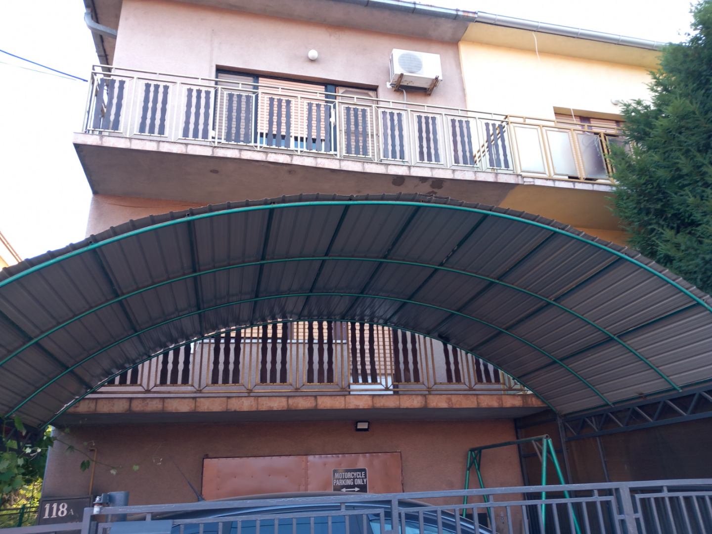 Prodajem kucu u Batajnici 4