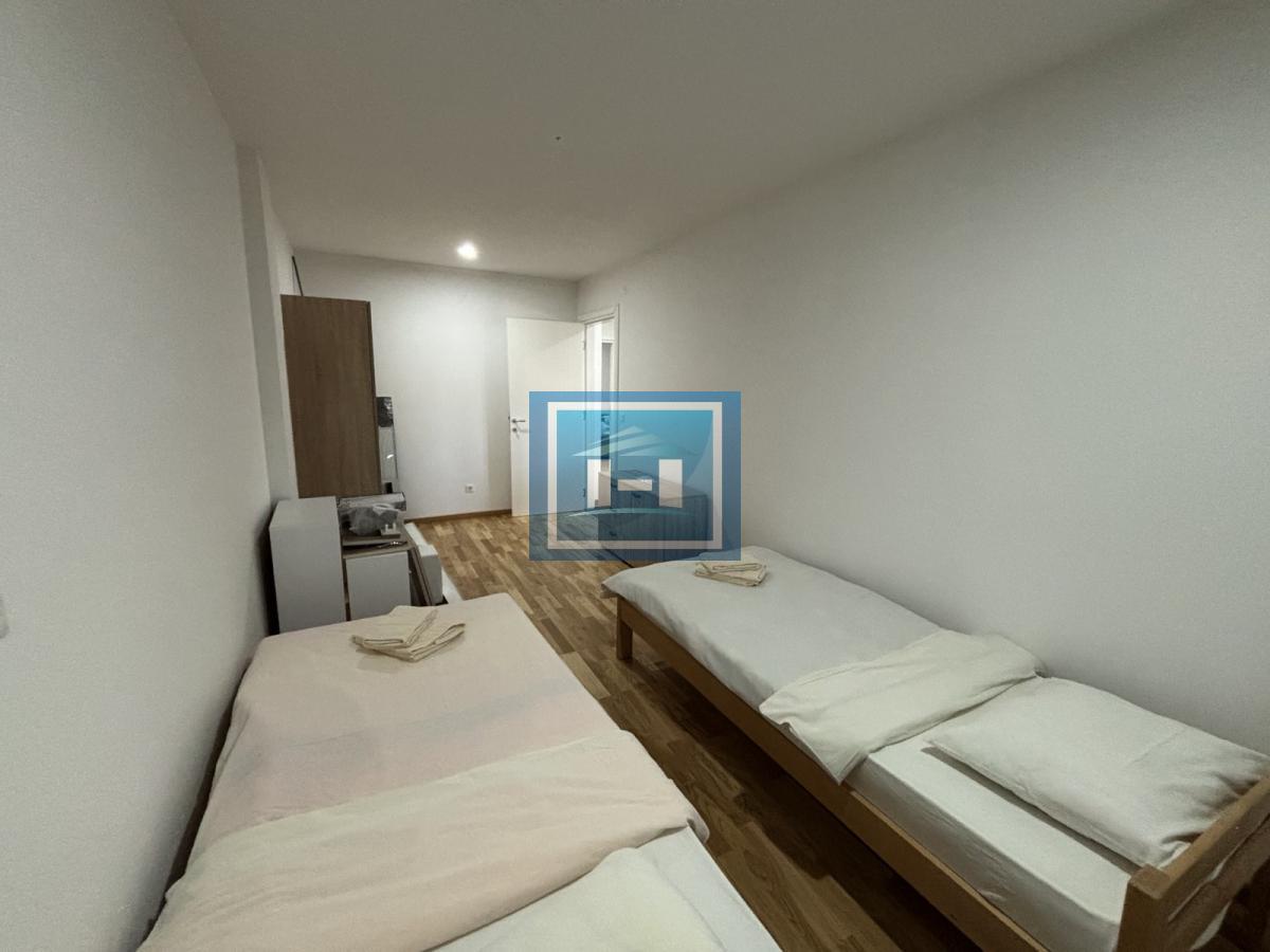 PRODAJE SE NAMEŠTEN STAN U LUKSUZNOM KOMPLEKSU 10