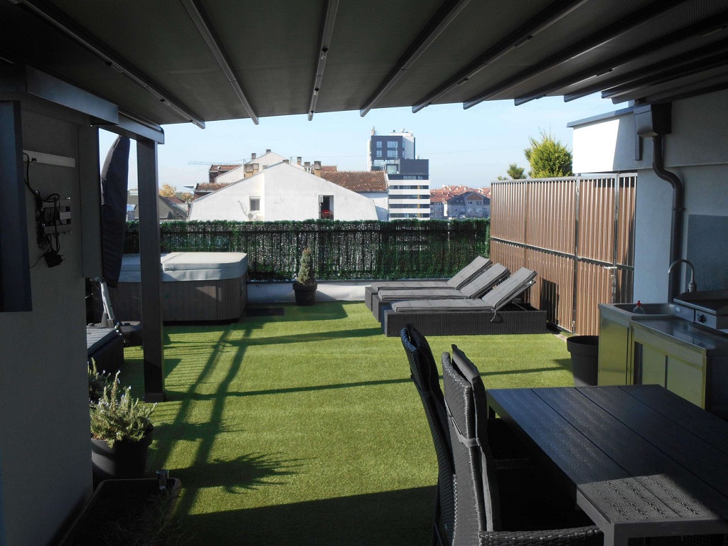 LUX stan sa prelepom terasom Novi Sad 1