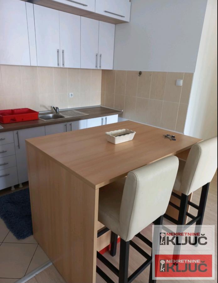 CENTAR IZDAJE SE DVOIPOSOBAN NAMEŠTEN STAN 2