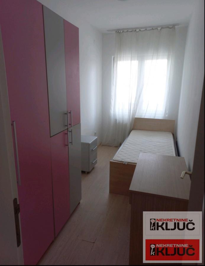 CENTAR IZDAJE SE DVOIPOSOBAN NAMEŠTEN STAN 5