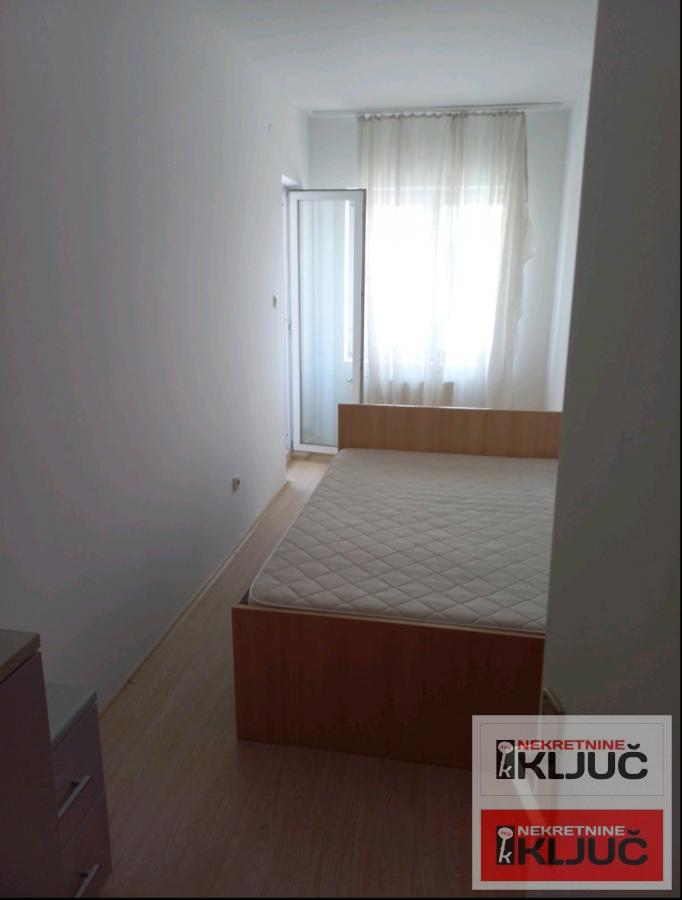 CENTAR IZDAJE SE DVOIPOSOBAN NAMEŠTEN STAN 7
