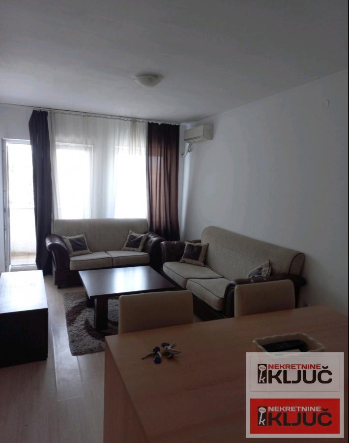 CENTAR IZDAJE SE DVOIPOSOBAN NAMEŠTEN STAN 9