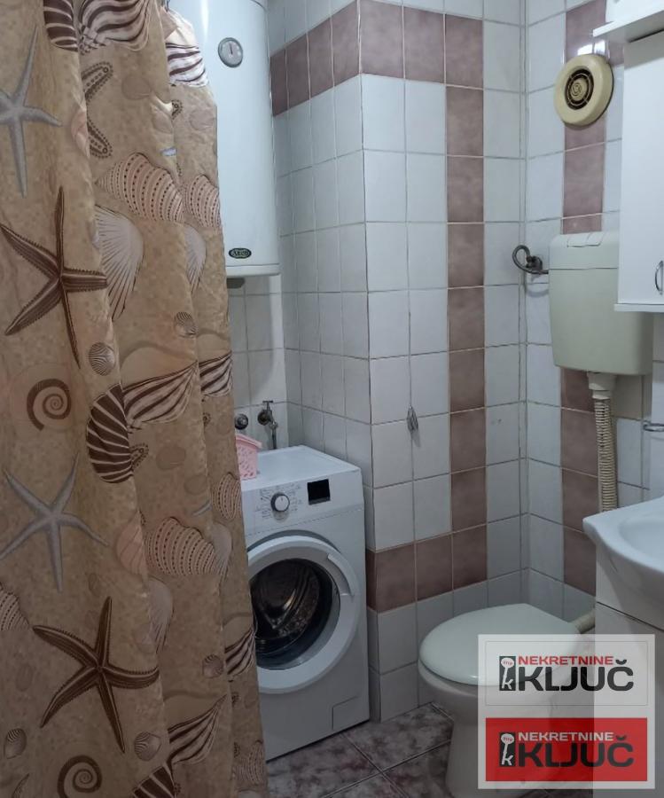 GRBAVICA IZDAJE SE DVOSOBAN NAMEŠTEN STAN 13