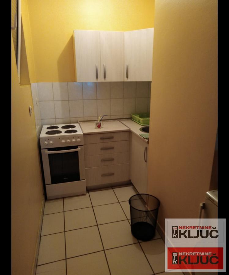 GRBAVICA IZDAJE SE DVOSOBAN NAMEŠTEN STAN 9