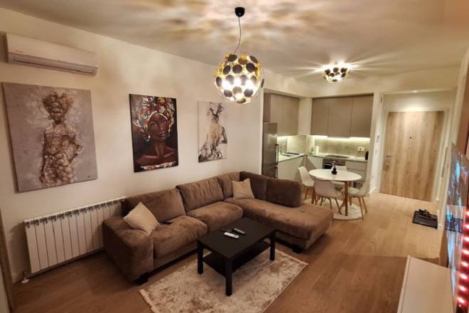 Prodajemo namešten 2 0 stan  BW Sole  dva garažna 1