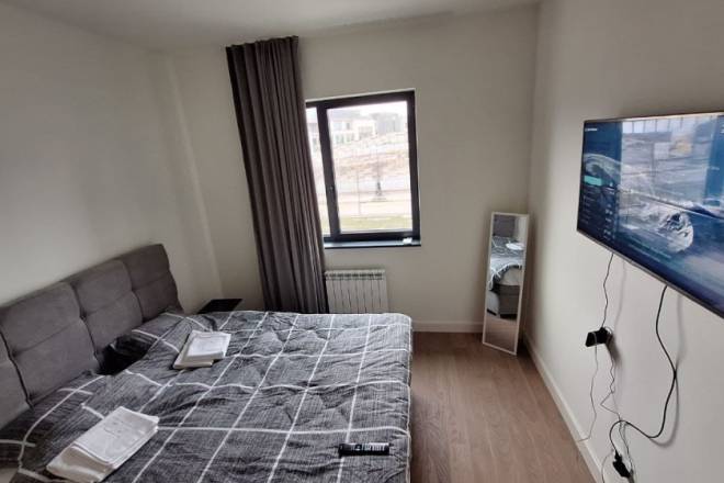 Prodajemo namešten 2 0 stan  BW Sole  dva garažna 4