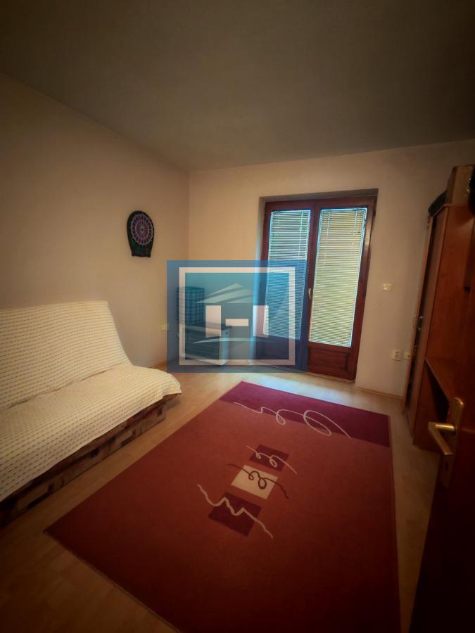 Sredjena kuća u mirnom delu Gloždaka 21