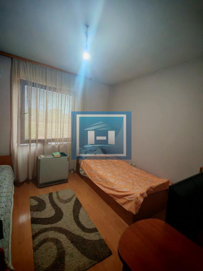 Sredjena kuća u mirnom delu Gloždaka 24