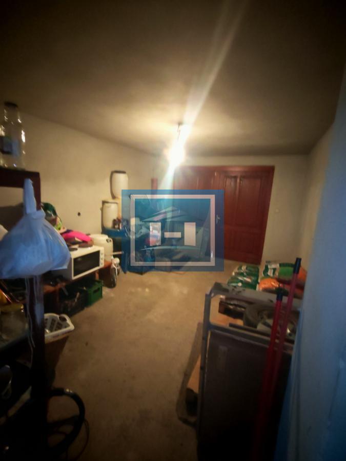 Sredjena kuća u mirnom delu Gloždaka 25