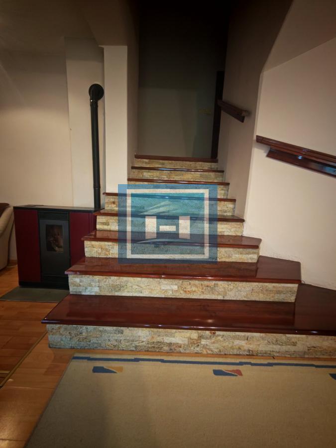 Sredjena kuća u mirnom delu Gloždaka 26