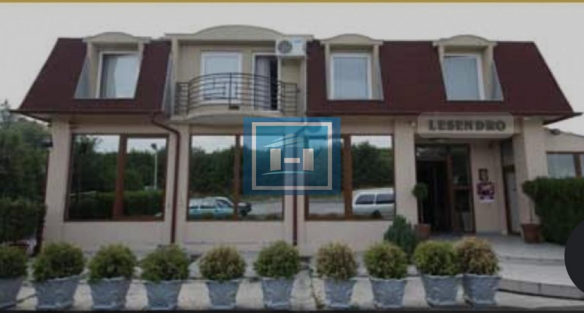 Ugostiteljski objekat sa ogromnim potencijalom – Idealno za investitore i razvoj turističkog kompleksa! 1