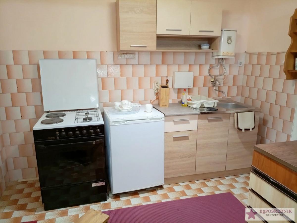 Inđija, Novi Slankamen, Cara Dušana, 200m2+80m2+30a 10