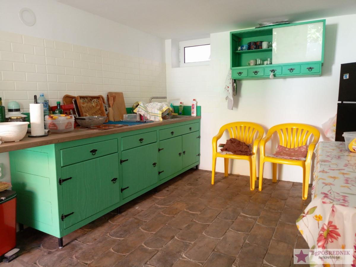 Inđija, Novi Slankamen, Cara Dušana, 200m2+80m2+30a 14