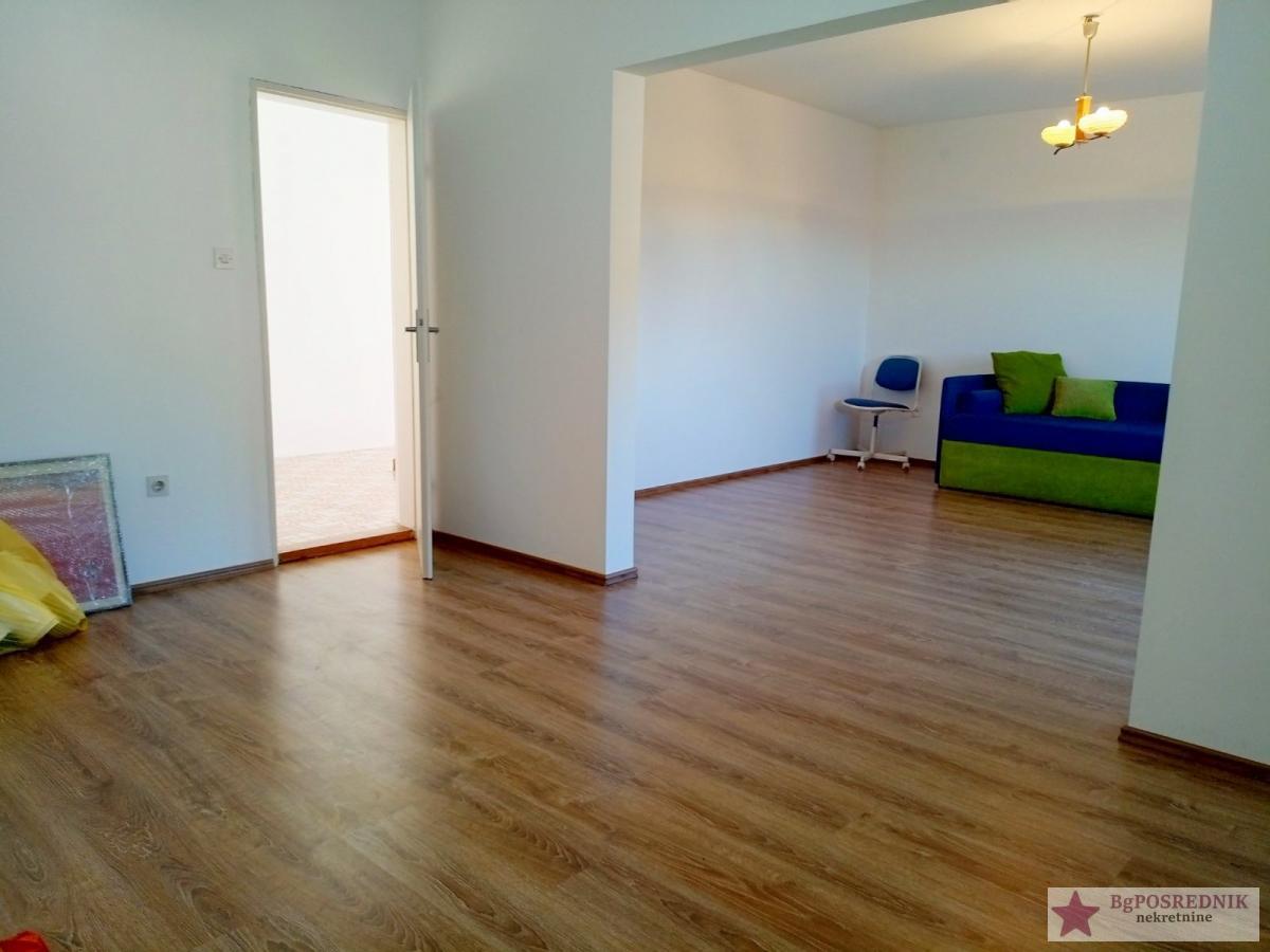 Inđija, Novi Slankamen, Cara Dušana, 200m2+80m2+30a 5